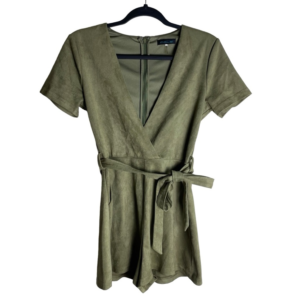 Cals Faux Suede Belted Tie Waist Green Romper Women’s Small